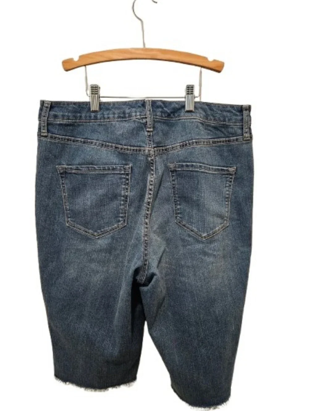 Nine West Size 12 Denim Bermuda Shorts Raw Hem Stretch Jean Jorts